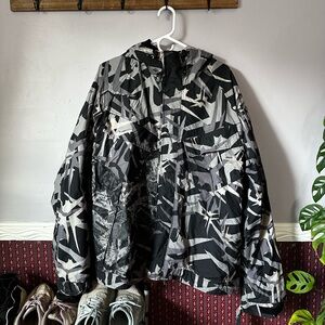 Stylish Camouflage Ski Jacket for Men